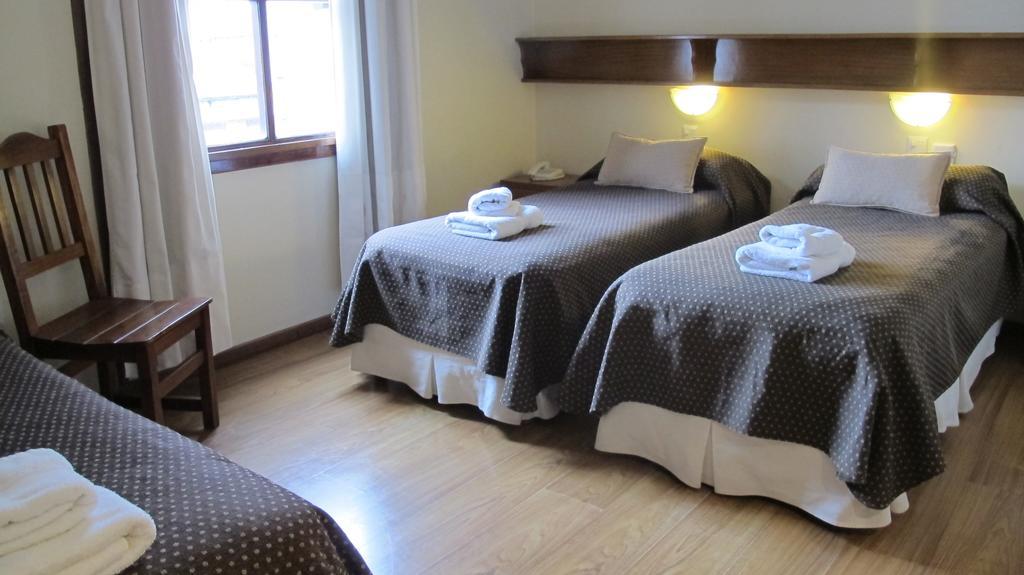 Cambria Hotel San Carlos de Bariloche Bilik gambar