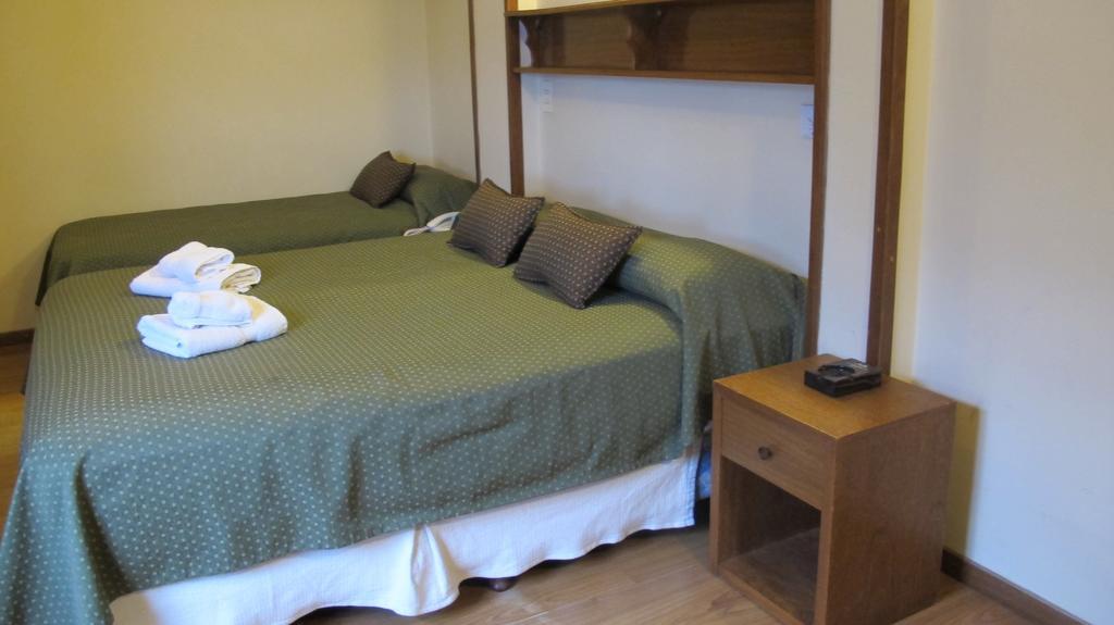Cambria Hotel San Carlos de Bariloche Bilik gambar